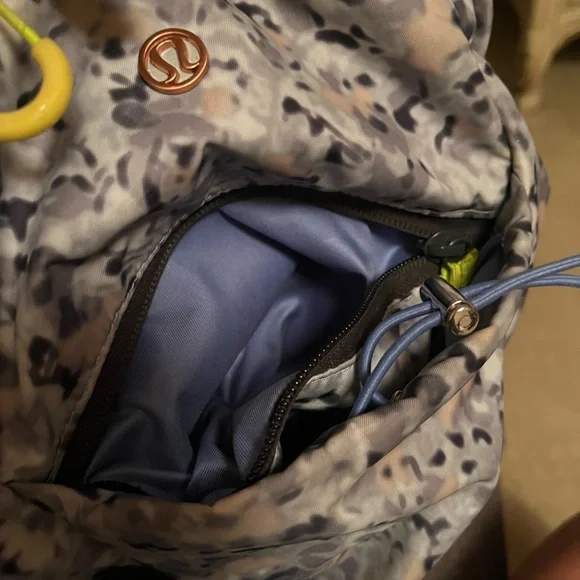 SOLD‼️SOLD‼️Lululemon backpack - Picture 3 of 10